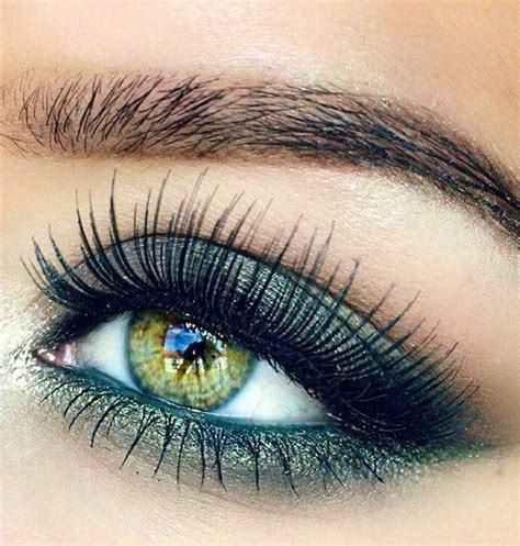 natural eyeshadow for green eyes.